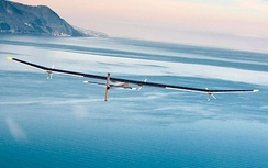 Máy bay năng lượng mặt trời vượt Thái Bình Dương trong 5 ngày