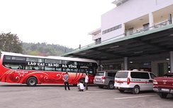 Lào Cai: Doanh nghiệp “cố thủ” ở bến xe chật chội, nhếch nhác
