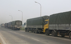 Tặng Bằng khen 7 cá nhân có thành tích xử lý xe quá tải