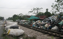 Rợn tóc gáy với làng nghề “hành nghề” trên đường sắt