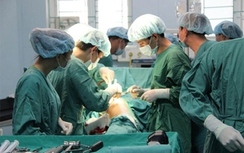 Thay khớp miễn phí cho bệnh nhân nghèo