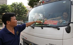 Chưa quy định xử phạt với phương tiện không dán khẩu hiệu ATGT