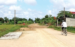 Quảng Trị: Cầu, đường vượt lũ dở dang vì “đói vốn”