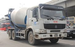 Xe trộn bê tông “đại náo” Hà Nội