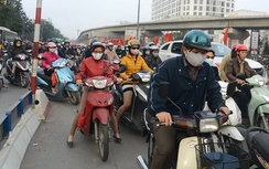 Nút giao Ngã Tư Sở vẫn ùn tắc nghiêm trọng