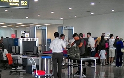 Say rượu dọa bom, giáo viên tiểu học bị cấm bay 12 tháng