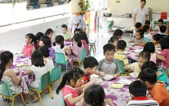 Con nghỉ Tết sớm, bố mẹ lo