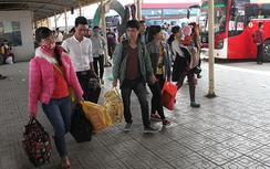 Vã mồ hôi trở lại thành phố sau Tết