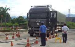 Chặn xe quá tải ngay sau dịp nghỉ Tết