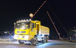 Ngày gác, đêm bỏ, đường ngang thành bẫy