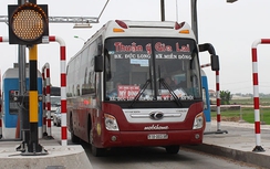 Giải quyết ùn tắc bằng công nghệ thu phí không dừng
