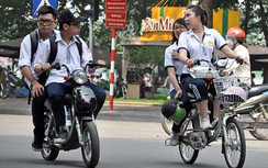 Buộc học sinh vi phạm ATGT thôi học có quá nặng?