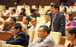 Nhiều người cảnh báo tôi “đừng chọc vào tổ kiến lửa”