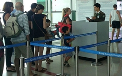 “Tiền mất, tật mang” vì dùng vé máy bay của người khác