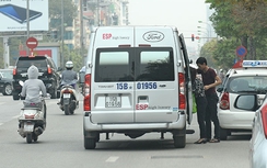 Xe hợp đồng biến tướng “đe dọa” xe khách tuyến cố định