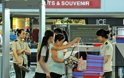 Vật phẩm nào bị cấm mang lên tàu bay?