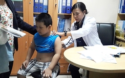 Khám và điều trị miễn phí hen phế quản ở trẻ em