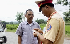 Dùng thấu kính phát hiện nhanh GPLX giả