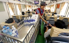 Giảm tần suất chạy tàu, người lao động có mất việc?