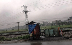 Tràn lan vi phạm hành lang an toàn đường sắt ở Hải Phòng