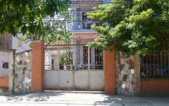 Dở khóc dở cười nhà không số, phố không tên