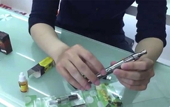 Nhiều lần khóc vì chồng hút thuốc lá