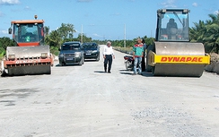Tuyến tránh Cai Lậy: Đường đã xong, trạm thu phí vẫn vướng mặt bằng