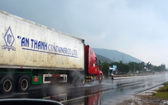 Khi dân cản trở đóng dải phân cách