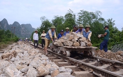 Đường sắt, đường bộ Quảng Bình thông tuyến sau lũ