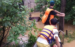 Khẩn trương khắc phục giao thông chia cắt vì mưa lũ