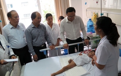 Ủy ban ATGT Quốc gia thăm hỏi, tặng quà nạn nhân TNGT