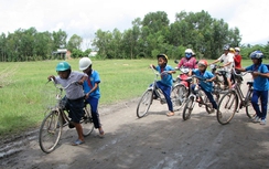 Đi xe đạp đến trường cũng đội MBH
