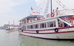 Băn khoăn đóng mới theo mẫu tàu du lịch vịnh Hạ Long