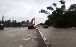Miền Trung: Khốn khó trong “biển lũ”