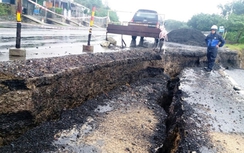 QL1 qua miền Trung thiệt hại nặng do mưa lũ