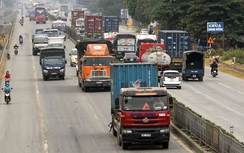 Vận tải “oằn lưng” cõng thuế, phí