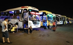 Trên những chuyến xe muộn chiều ba mươi Tết