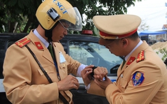 Bắc Giang: Gắn camera trên áo, mũ CSGT, người vi phạm hết cãi