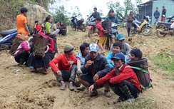 Trai bản Cơ Tu từ chối hủ tục bắt vợ