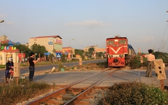 Hưng Yên: Tăng người gác, quyết liệt ngăn vượt đường ngang