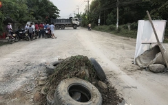 Dân Đồng Nai lập rào chắn chặn hung thần xe ben