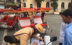 Hà Nội mở đợt cao điểm xử lý xích lô, buýt “nhái”