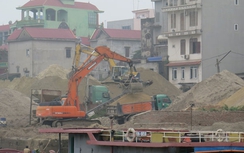 Xe tải vô tư chất hàng rời cảng, bến thủy không phép