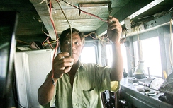 Sử dụng và bảo dưỡng hệ thống điện trên tàu đánh bắt hải sản