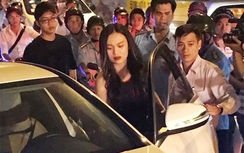 Lố lăng chiêu trò PR của showbiz Việt