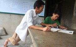 30 năm thày tàn tật dạy miễn phí trò nghèo