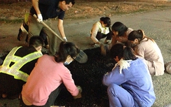 Những phật tử đặc biệt và "đặc vụ" trong đêm