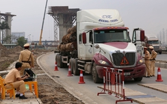 Bất cập trong kiểm soát, xe quá tải nguy cơ bùng phát