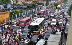 Thay vì cấm, nên thu phí ô tô vào nội đô