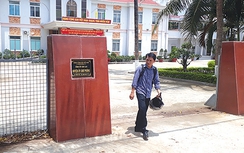 Bốn người con của Bí thư huyện Chư Prông đều "làm quan"